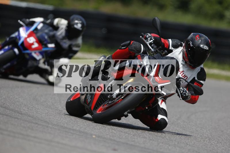 /Archiv-2024/29 12.06.2024 MOTO.CH Track Day ADR/Gruppe blau/Team